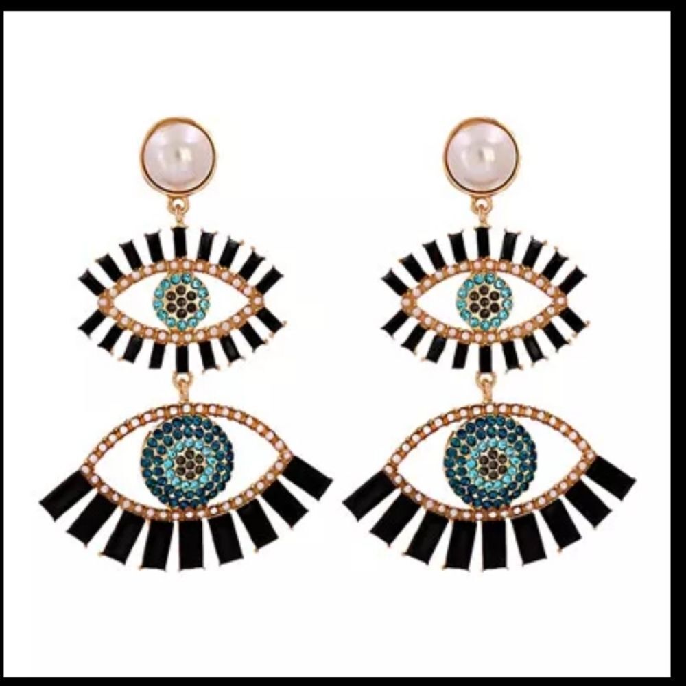 NWOT Rhinestone Black Eyeball Earrings